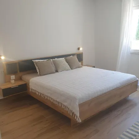 Apartment Pina Tourist
