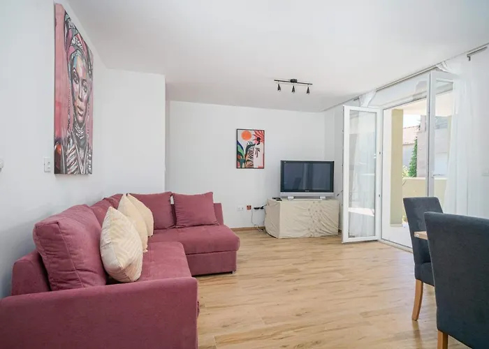 Pina Tourist * Vodice